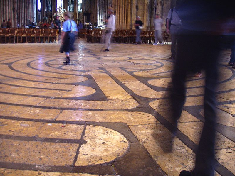 Лабиринт на полу собора в Шартре2